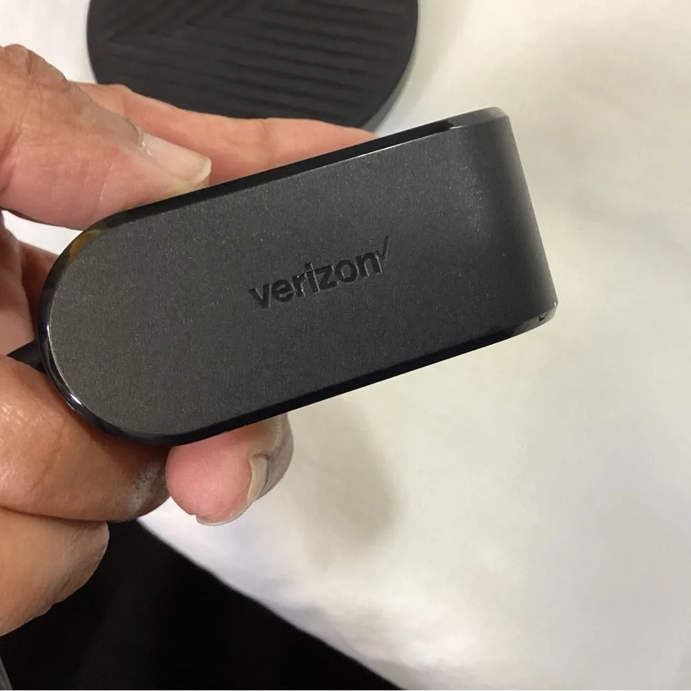 VERIZON Wireless Charging Pad AND MOPHIE CHARGER